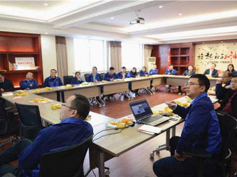 深学细悟转达头脑实力 ——88858cc永利官网集团党总支开展学习十九大精神 