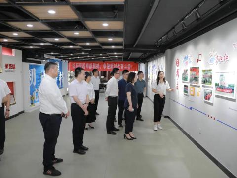 团省委副书记张迎春来88858cc永利官网集团调研共青团事情